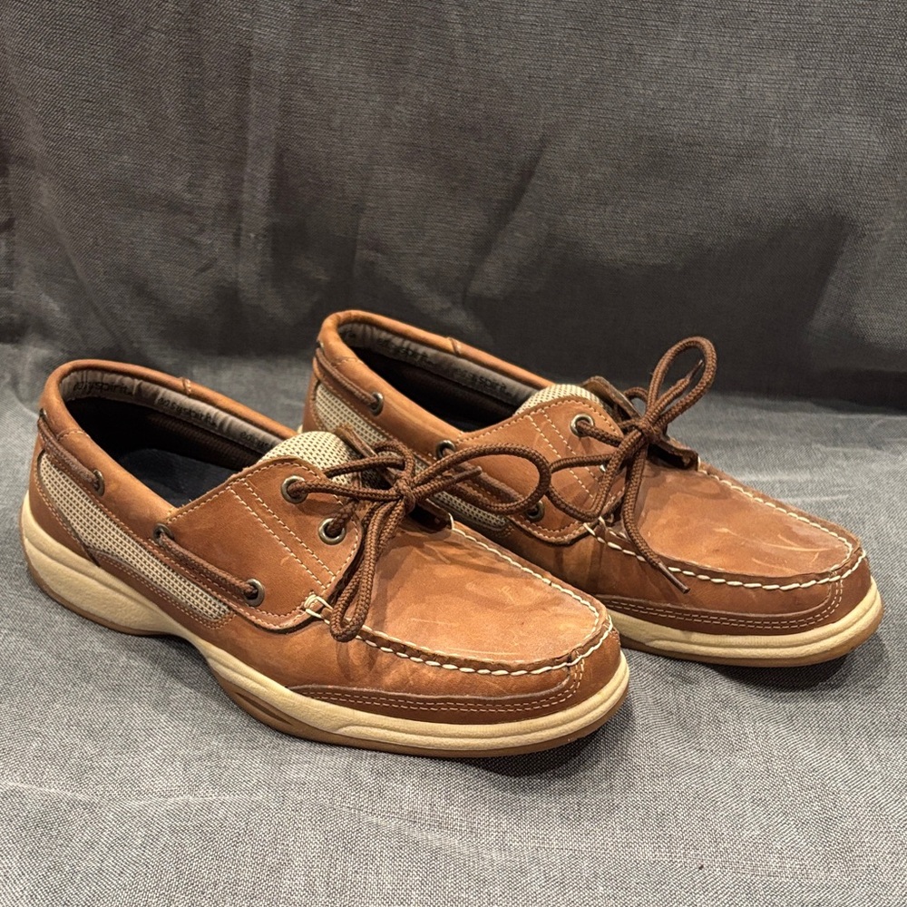Easy Spirit Tan and Brown Boat Shoes